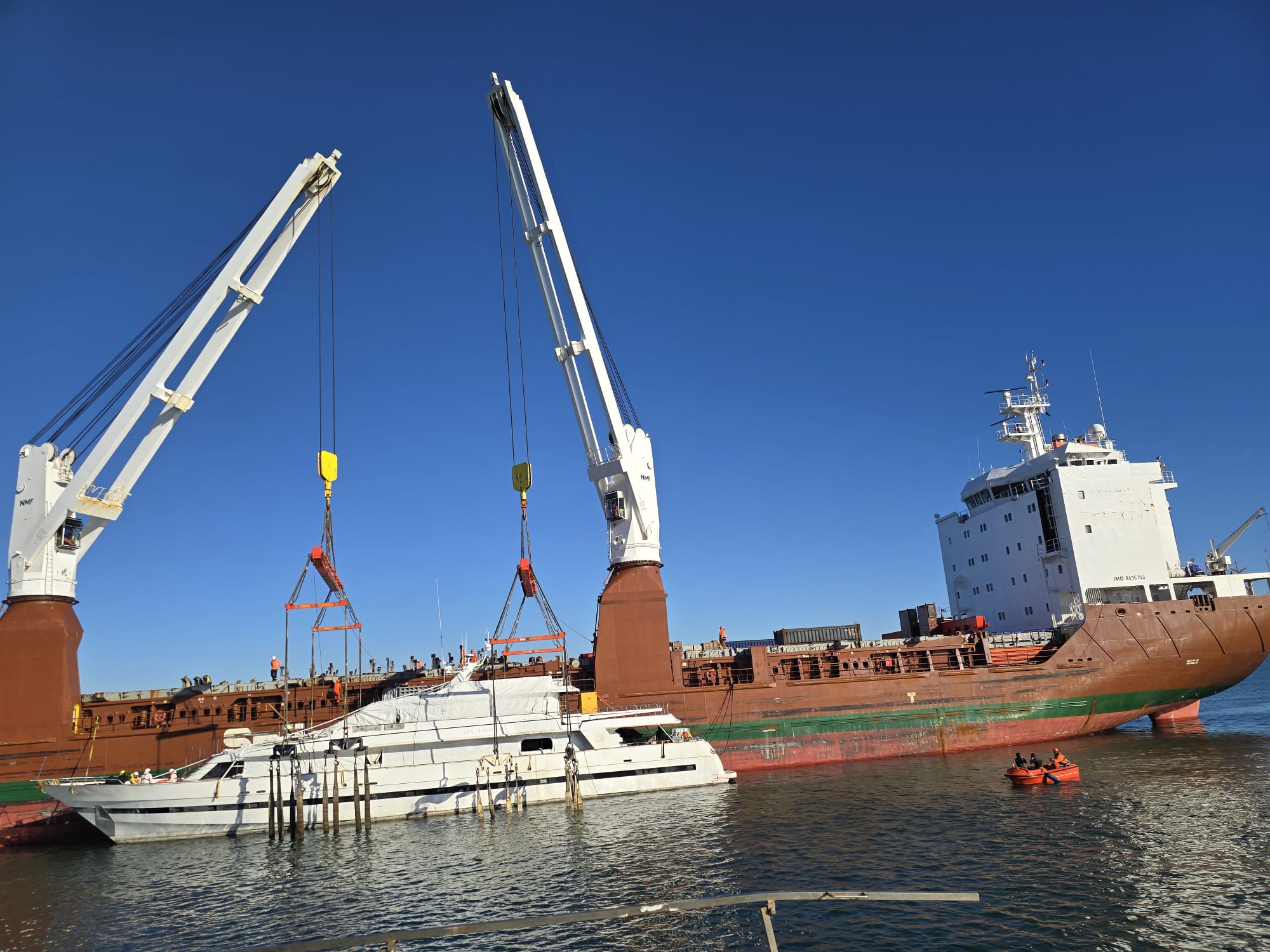 Déconstruction navale Sea Lady II à Saint-Tropez