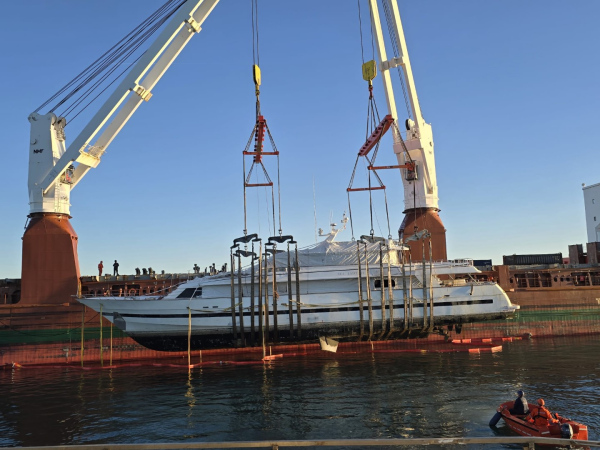 Déconstruction navale Sea Lady II à Saint-Tropez