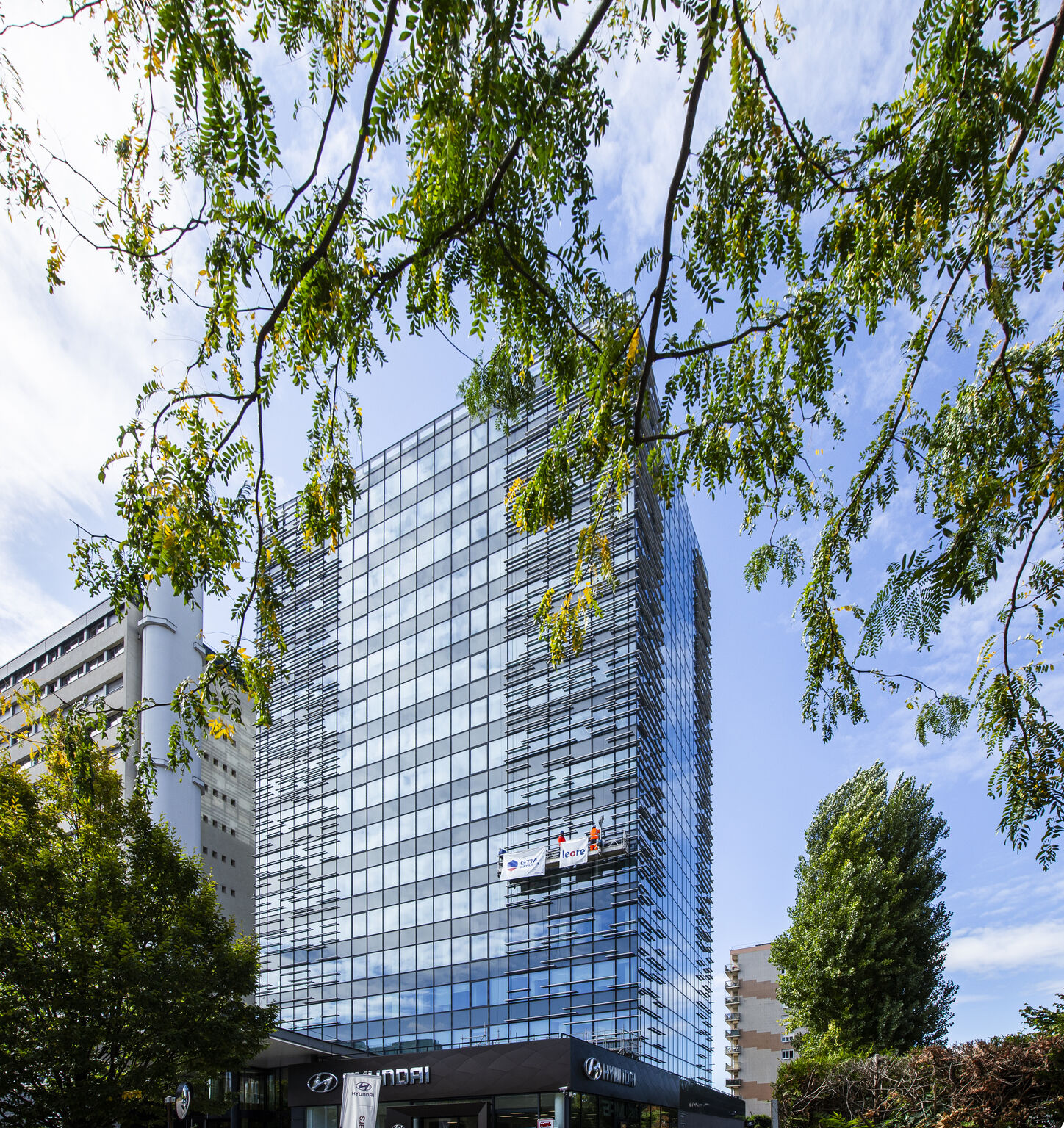 Renforcement des brise‑soleils de la tour NOVA La Garenne‑Colombes