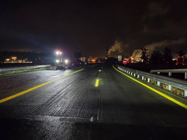 Travaux de rechargement de chaussée Autoroute A7N Ternay-Vienne