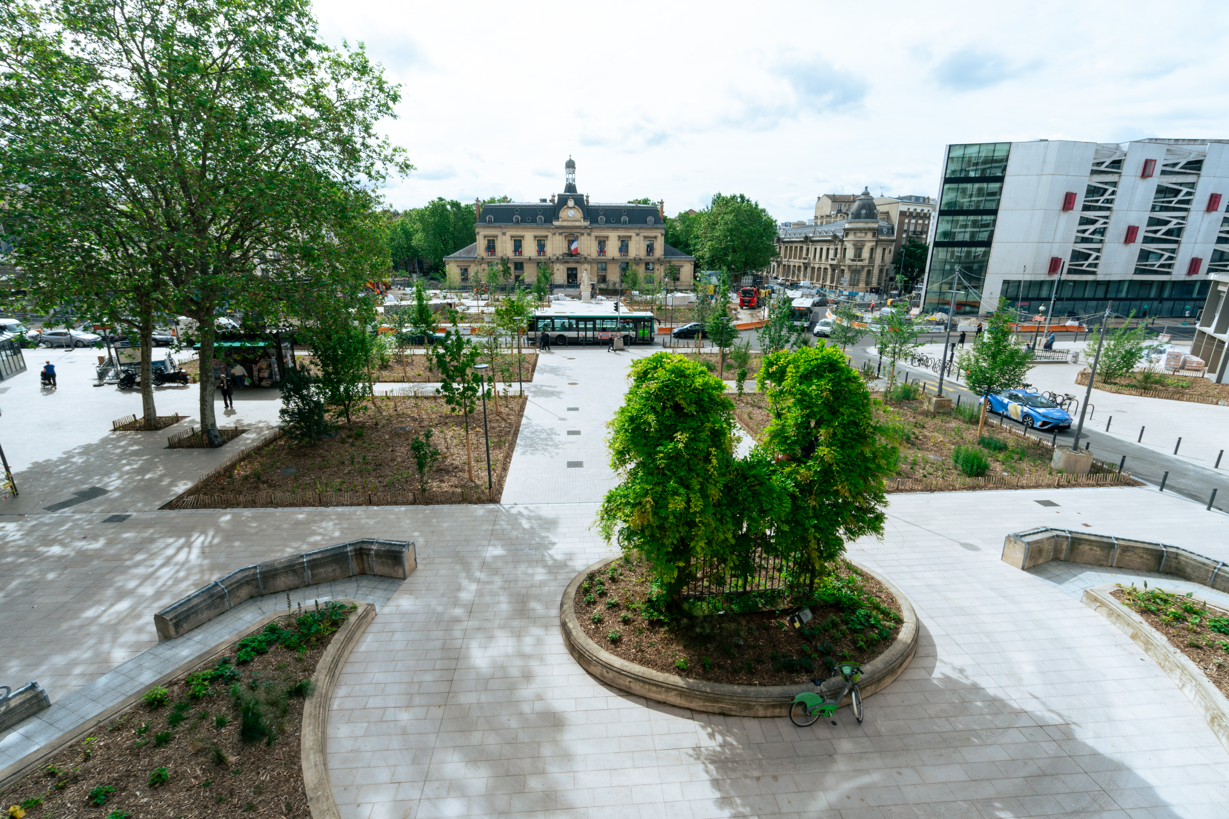 Réaménagement de la place de la République à Saint‑Ouen‑sur‑Seine (93)