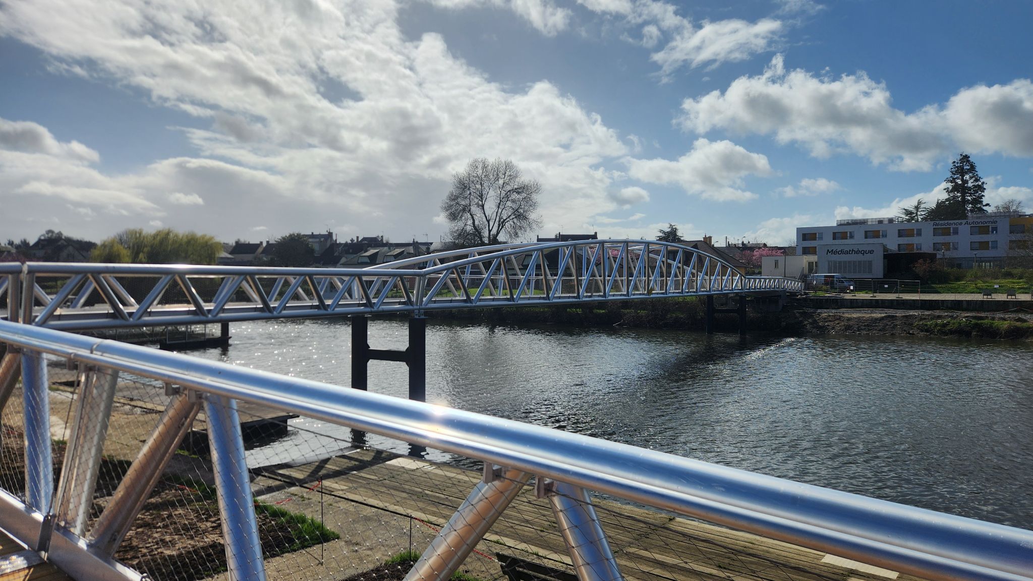 Réalisation d’une passerelle piétonne et cyclable à La Suze‑sur‑Sarthe