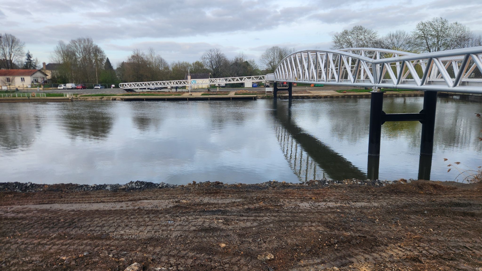 Réalisation d’une passerelle piétonne et cyclable à La Suze‑sur‑Sarthe