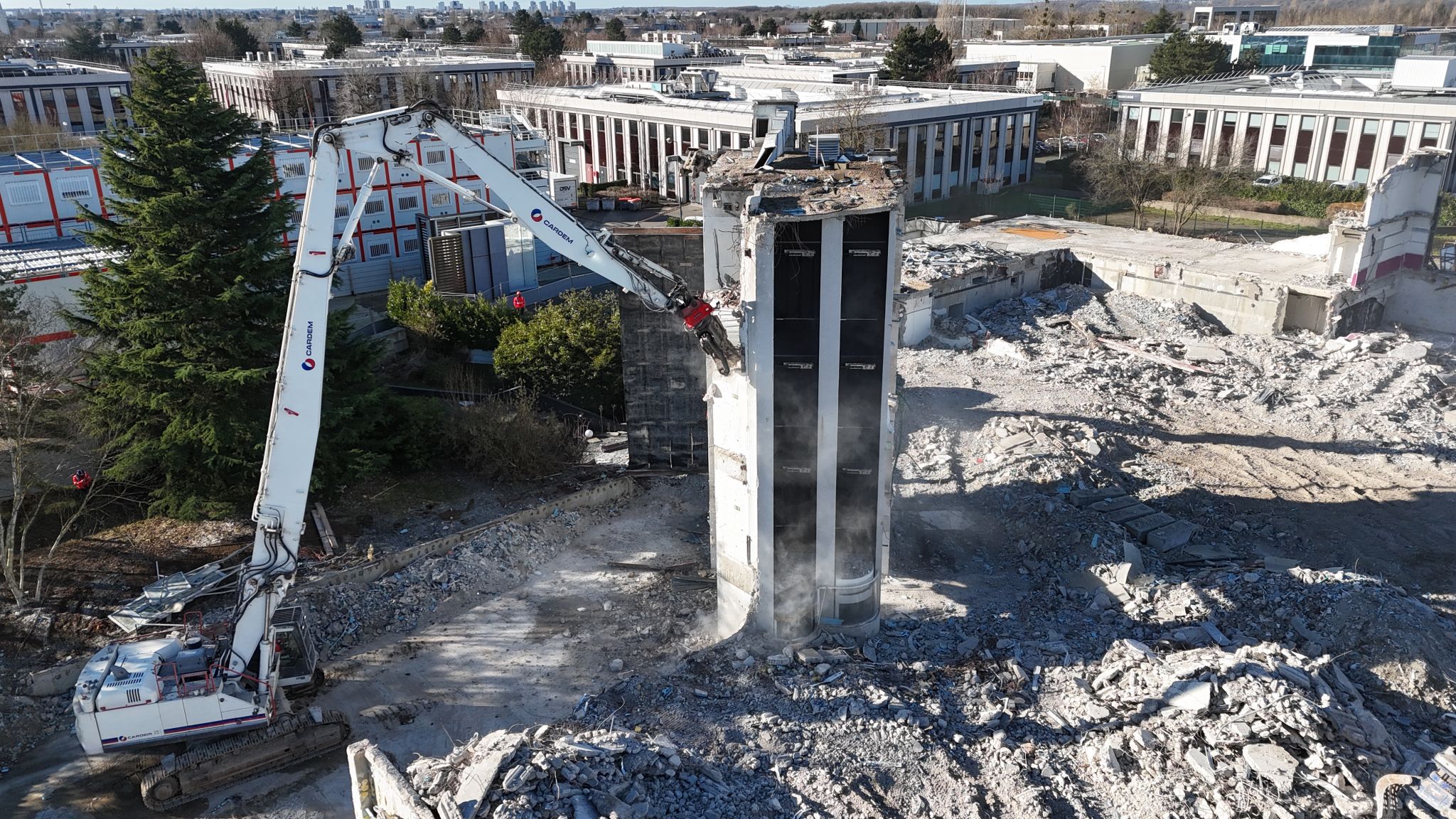 Déconstruction de bâtiments tertiaires pour Colt DCS Developments en Île-de-France