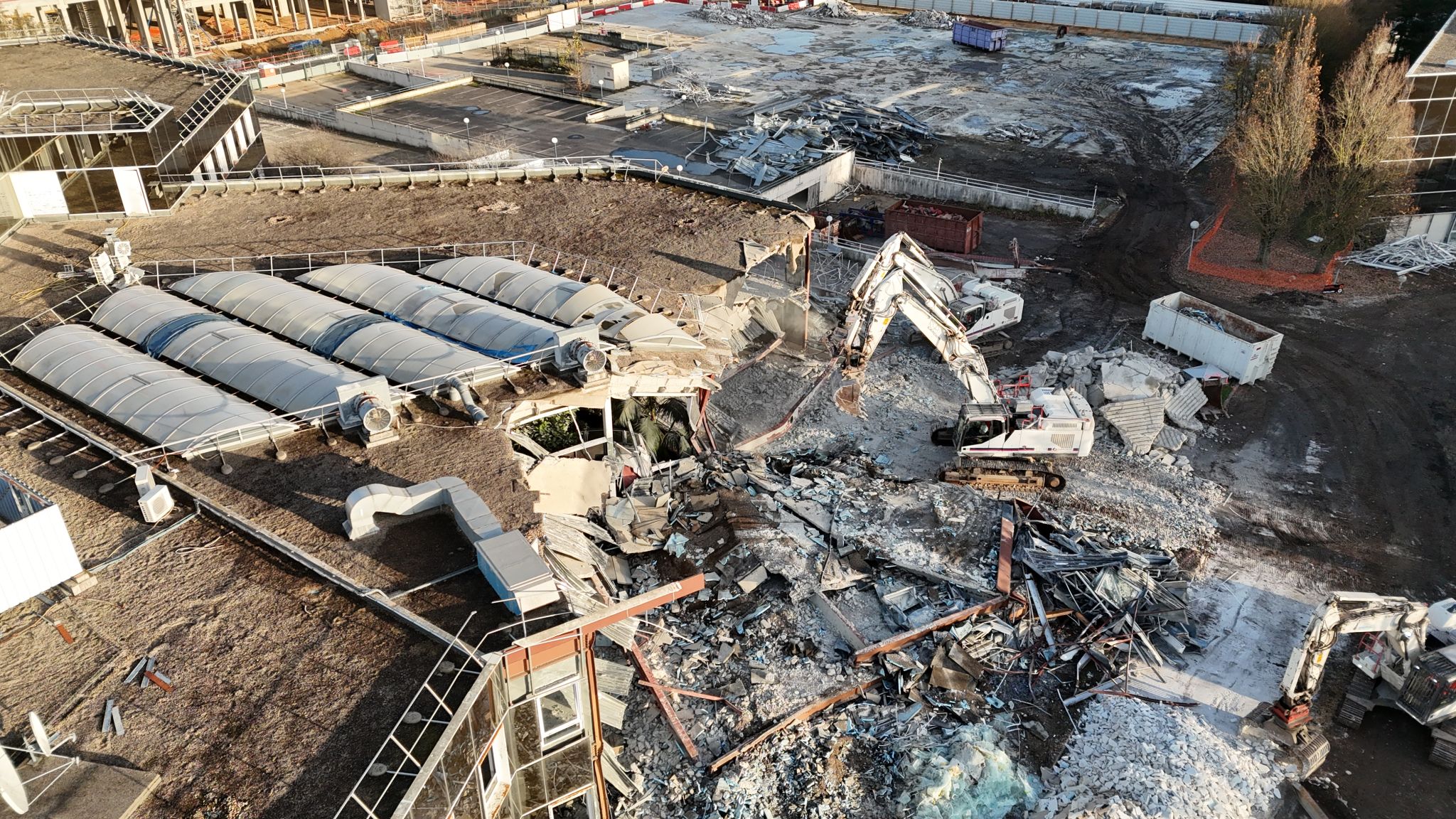 Déconstruction de bâtiments tertiaires pour Colt DCS Developments en Île-de-France