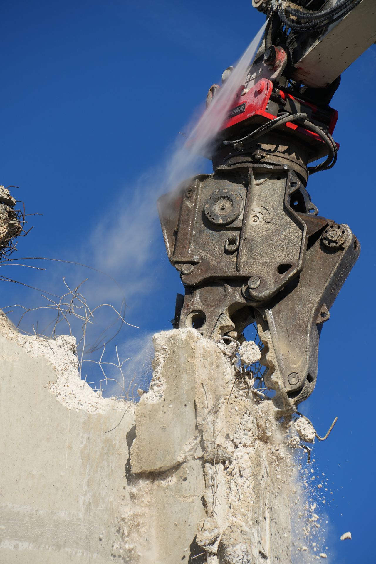 Déconstruction de bâtiments tertiaires pour Colt DCS Developments en Île-de-France