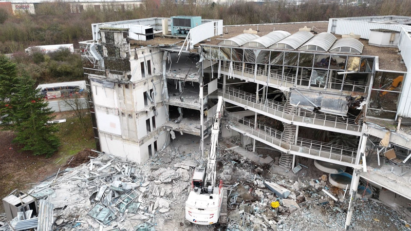 Déconstruction de bâtiments tertiaires pour Colt DCS Developments en Île-de-France